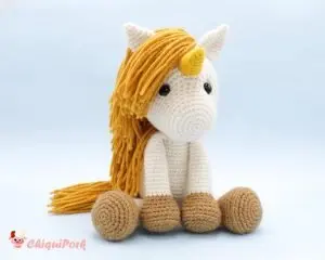 amigurumi unicorn toy