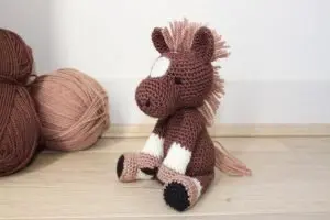 brown amigurumi horse